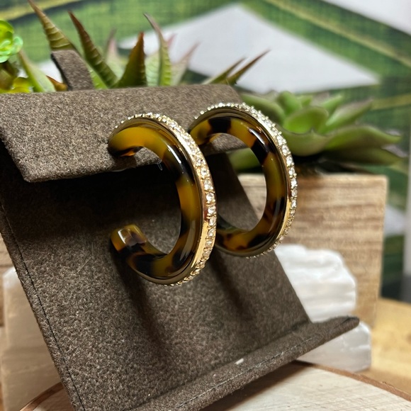 VTG| Faux Tortoise & Rhinestone Earrings ✨🤎 - Picture 5 of 9